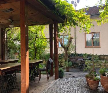 Vrsovice House | Family Lorenz & Coffee House