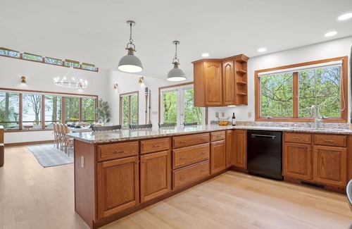 St. Leonard House | Family Luxury: 5BR, GameRm, MovieRm, Kayaks, PingPong, Fire Pit, Beach