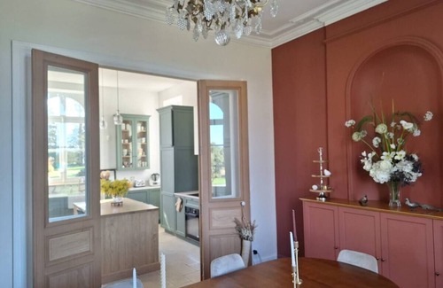 Saint-Jean-de-Linieres House | Family manor house
