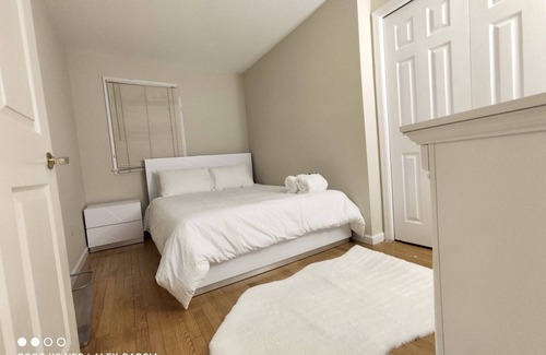 Fort Lee House | Family nice house with parking and front yard ,
