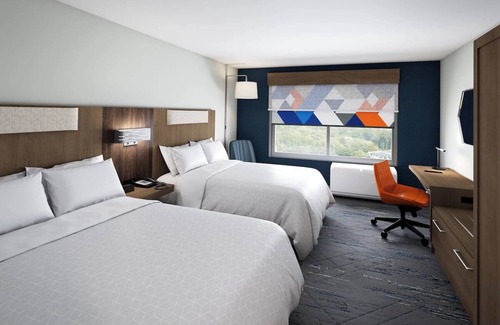 West Kissimmee Hotel | Family Orlando Adventure Starts Here! Close to Disney World | 5 Outdoor Pools