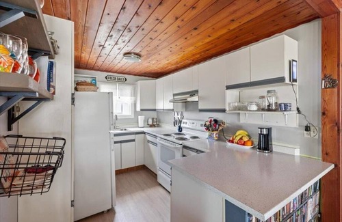 Saint Laurent Cabin | Family & Pet Friendly Beach Front Getaway