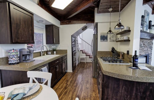 Cedar Glen Cabin | Family & Pet Friendly Cabin w/AC in Lake Arrowhead - Midweek Stay 3, Pay 2 Deal