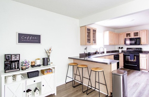 Olive Branch House | Family & Pet Friendly Hideaway | Game Loft + Private Yard