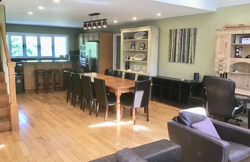 Montauk House | FAMILY/PET friendly! 5 BR, Outdoor Shower/Hot tub, fenced yard! EHRR#16-129