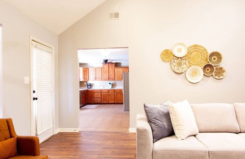 Southaven House | Family & Pet Friendly Oasis - Backyard - Patio