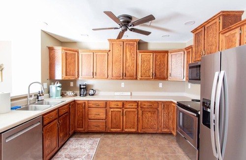 Southaven House | Family & Pet Friendly Oasis - Backyard - Patio