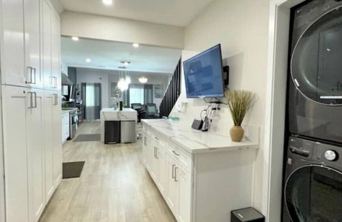 Eagle Rock House | Family/pet friendly home near Hollywood & Pasadenan