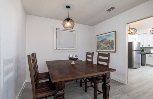 Euless House | Family & Pet Ready Duplex - Near Local Attractions