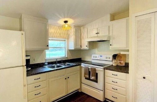 Plymouth House | Family Ready, Country Home
