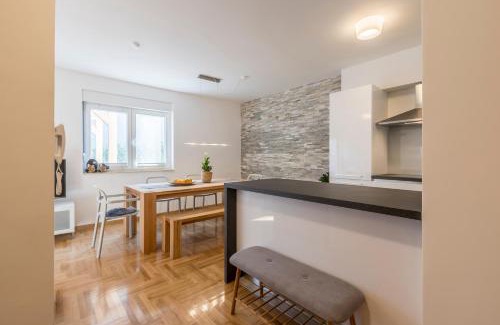 Strozanac Apartment | Family Residence Spalatum