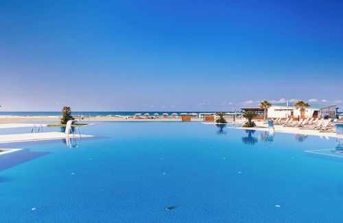 Ulcinj Hotel | Family Resort in Ulcinj! Garden View, Outdoor Pool, Free Parking, Spa!