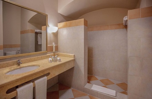 Makadi Bay House | Family-Retreat Room with Outdoor Pool | Steps from Private Beach in Makadi