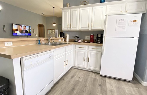 Silver Creek House | Family Retreat | 5-BR Home with Pool, 15 Miles to Disney