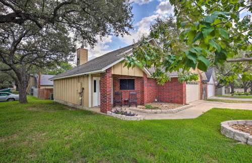Boerne House | Family Retreat about 1 Mi to Hill Country Mile!