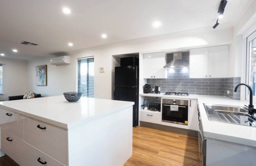 Bibra Lake House | Family Retreat