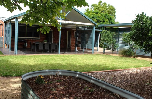 East Tamworth House | Family Retreat East Tamworth