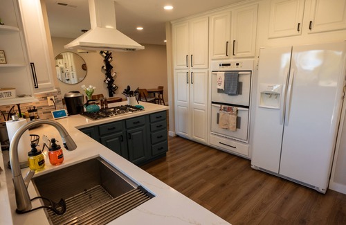 Tierrasanta House | Family Retreat-Full Kitchen✅10min-Zoo, Balboa Park✅Views✅BBQ✅Smart TV's✅Hot Tub