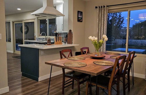 Tierrasanta House | Family Retreat-Full Kitchen✅10min-Zoo, Balboa Park✅Views✅BBQ✅Smart TV's✅Hot Tub