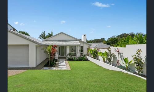 Burleigh Waters House | Family retreat in Burleigh