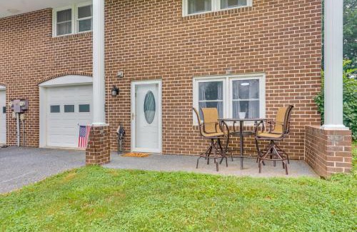 Elizabethtown House | Family Retreat Near Hersheypark with Horse Farm View