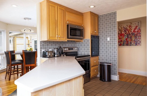 Vesta House | Family reunion/Movie theater/Hot Tub w/fresh water/Sleep 16/20% off 3rd night