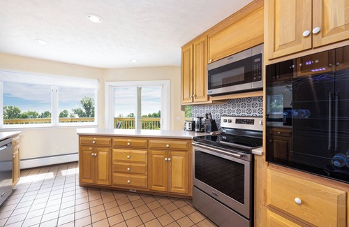 Vesta House | Family reunion/Movie theater/Hot Tub w/fresh water/Sleep 16/20% off 3rd night