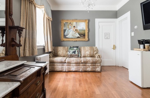 Downtown St. John's House | Family reunion - your very own mini hotel! Downtown St. John's, sleeps 19