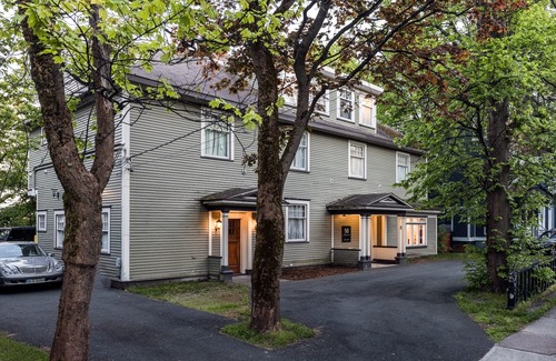 Downtown St. John's House | Family reunion - your very own mini hotel! Downtown St. John's, sleeps 19