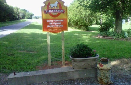Mayes County House | Family reunions, Large families. Plenty of room. On beautiful Lake Hudson