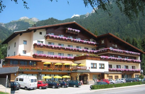 Maurach House | Family room - Alpenhotel Edelweiss