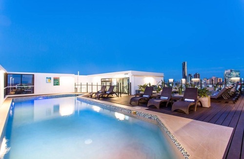 Spring Hill House | Family Room CBD Brisbane