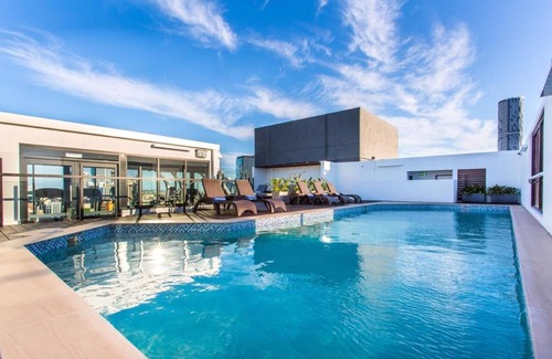 Spring Hill House | Family Room CBD Brisbane
