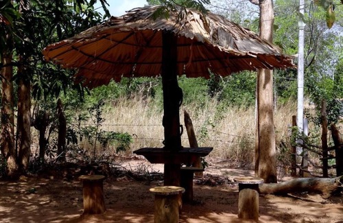 Habarana Cabin | Family Room - Eagles Wing's GuestHouse