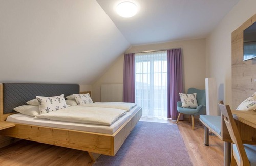 Bad Waltersdorf Bed & Breakfast | Family room - Glatz "Haus Siegesbrunn"