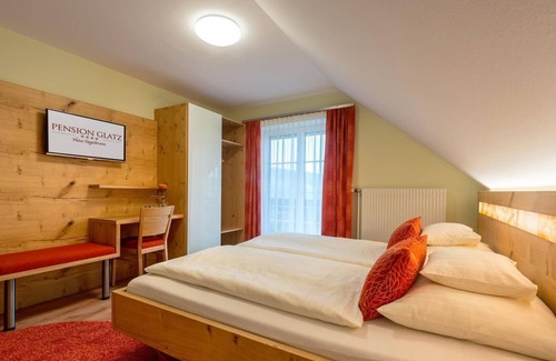 Bad Waltersdorf Bed & Breakfast | Family room - Glatz "Haus Siegesbrunn"