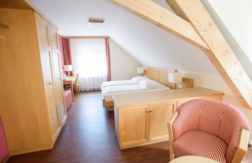Deggenhausertal House | Family room - Landgasthof Linde