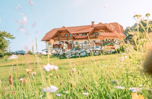 Karchau House | Family room, separate toilet and shower - Alpengasthof Moser