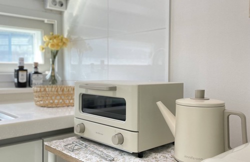 Suwon Apartment | Family-sized condo in bustling district where modernity and tradition coexist!