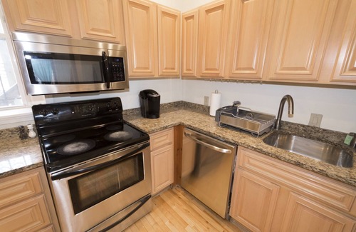 Washington House | FAMILY SPOT NEAR HISTORIC SITES, W/Off-Street Parking