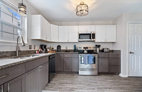 Westfield House | Family/Team Stay/Waffle Bar/5 min. to Grand Park