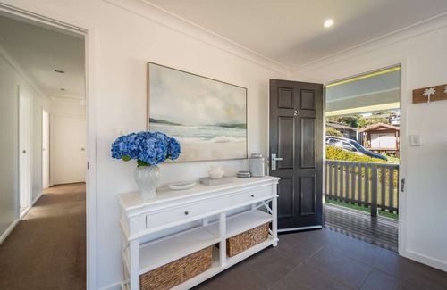 Copacabana House | "Family Tides" – Short Stroll to the Beach