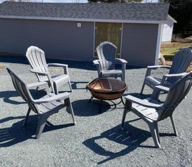 Twillingate House | Family Ties Vacation Home - Greenham House