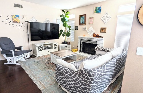 Riverside House | Family Time/Relaxation Getaway - kid/pet friendly