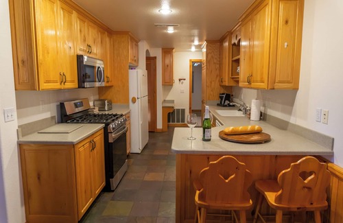 Tuoketuo County House | Family Vacation~Heated In/Out Pool, Tubing & Ice Skating 719