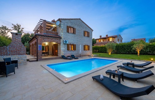 Butkovici Villa | Family Villa Berenice with Pool, Grill, Sports and Tennis court