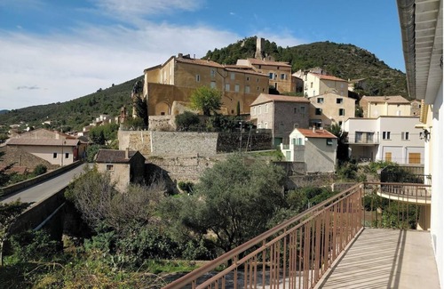 Roquebrun House | Family winegrower's house