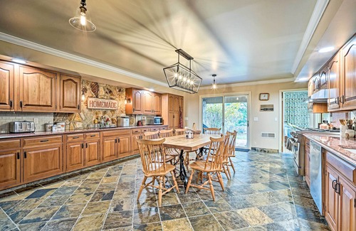 Whitingham House | Family Winter Retreat w/Hot Tub: 14 Mi to Slopes!