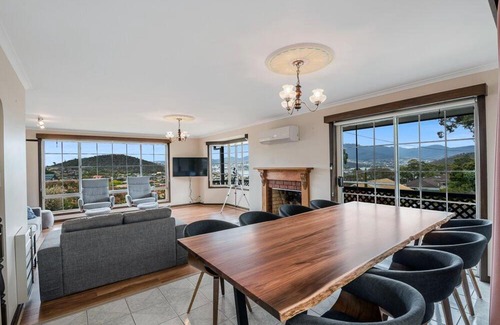 Lindisfarne House | FAMILY with children of all ages;Water/Bridge View