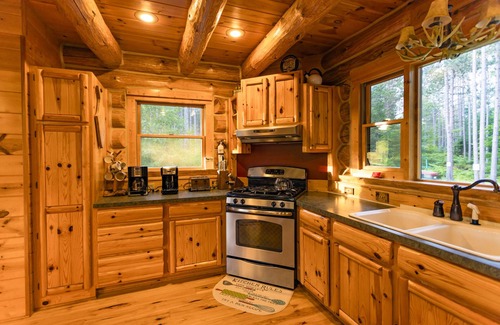 Luther House | Famous Edgetts Lodge on Pine River Sleeps 30 in Luxury